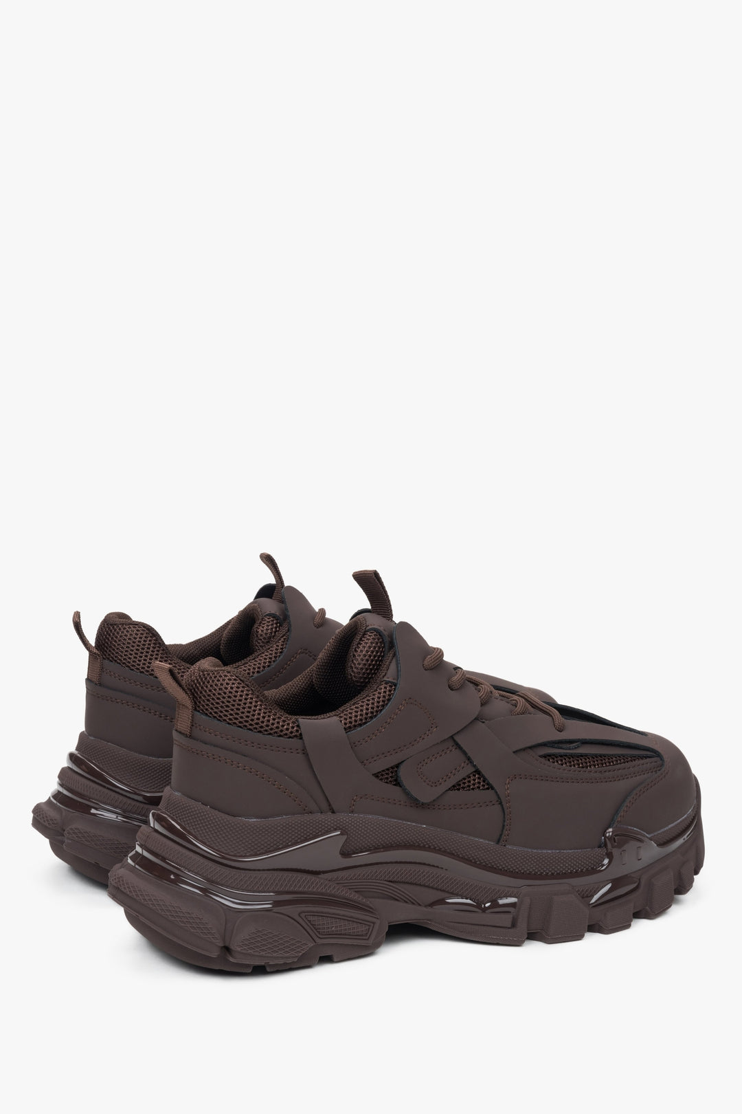 Sneakersy damskie ES8 ciemnobrązowe na wiosnę i jesień - zbliżenie na zapiętek i przyszwę boczną.