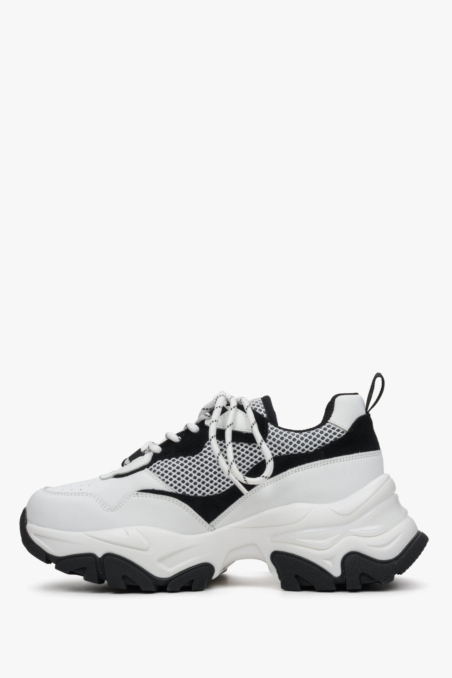 Biało-czarne sneakersy damskie ES 8 ze skóry naturalnej- profil buta.