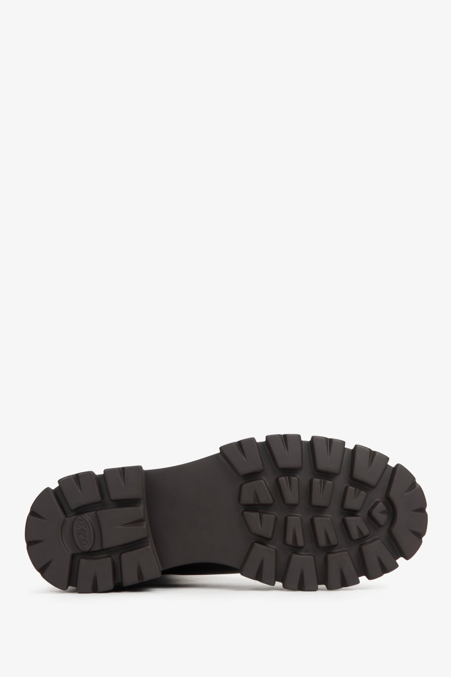 Wysokie sztyblety damskie z elastyczną cholewą ze skóry naturalnej Estro w kolorze ciemnobrązowym - zbliżenie na podeszwę buta.