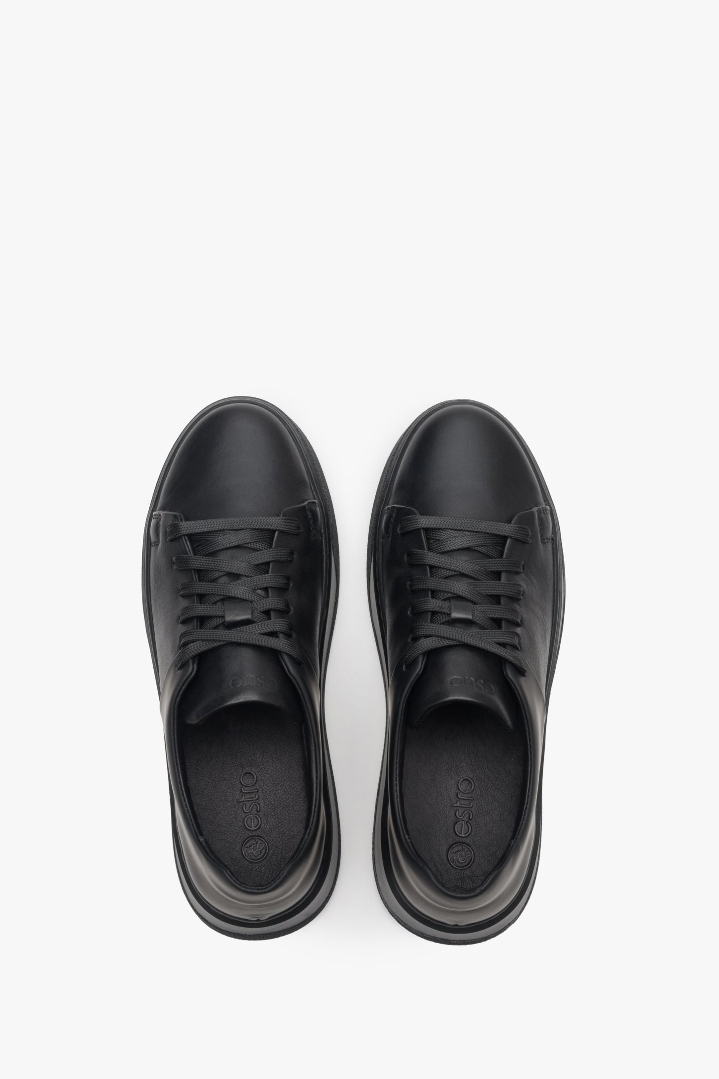 Czarne sneakersy damskie ze skóry naturalnej Estro - prezentacja modelu z góry.