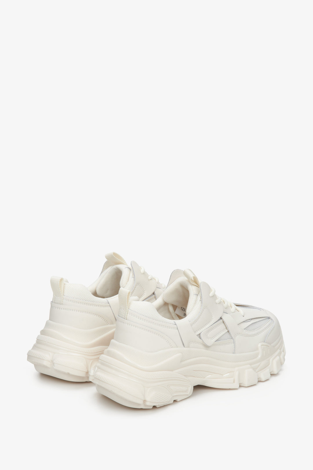 Sneakersy damskie ES 8 białe na wiosnę i jesień - zbliżenie na zapiętek i przyszwę boczną.