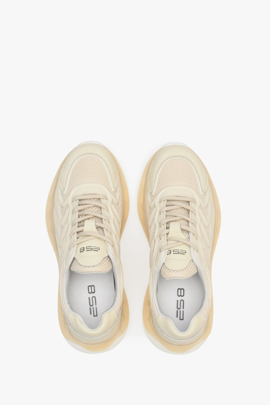 Beżowe damskie sneakersy ES8 ze sznurowaniem.