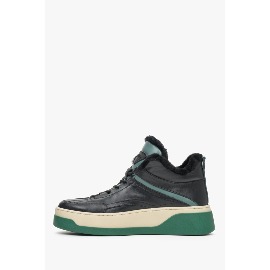 Zimowe sneakersy Estro z ciepłym futerkiem w kolorze czarnym.