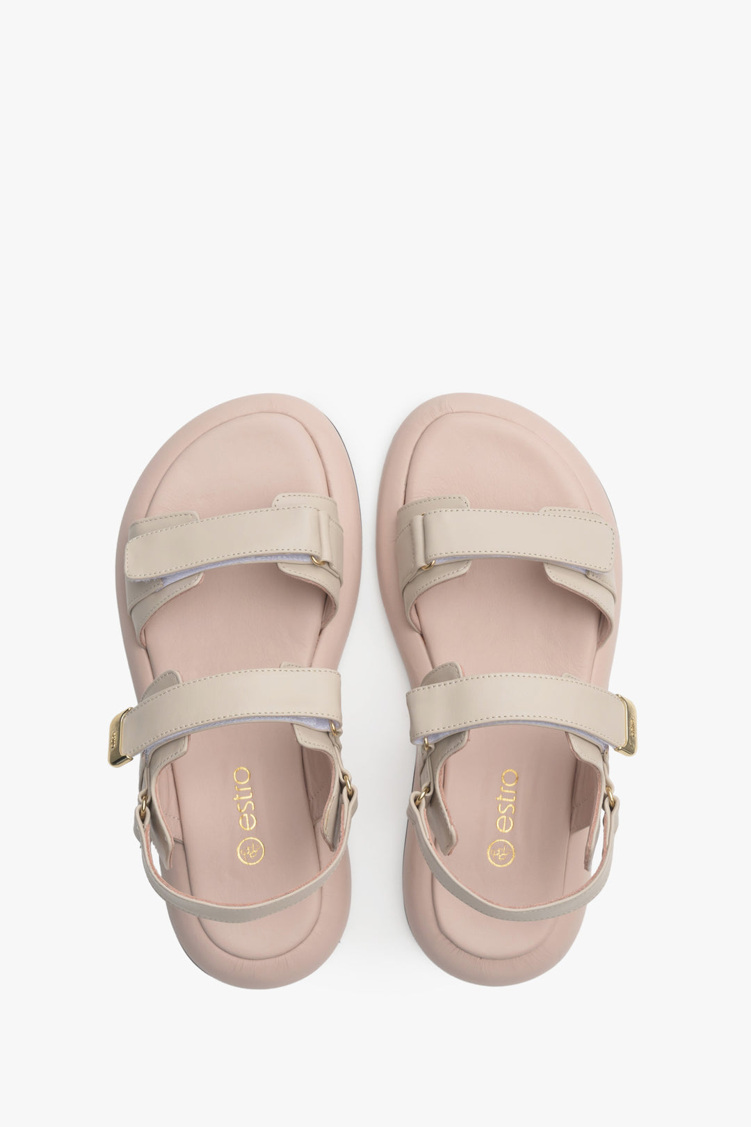 Sandały damskie w kolorze beżowym marki Estro z włoskiej skóry naturalnej - prezentacja modelu z góry.