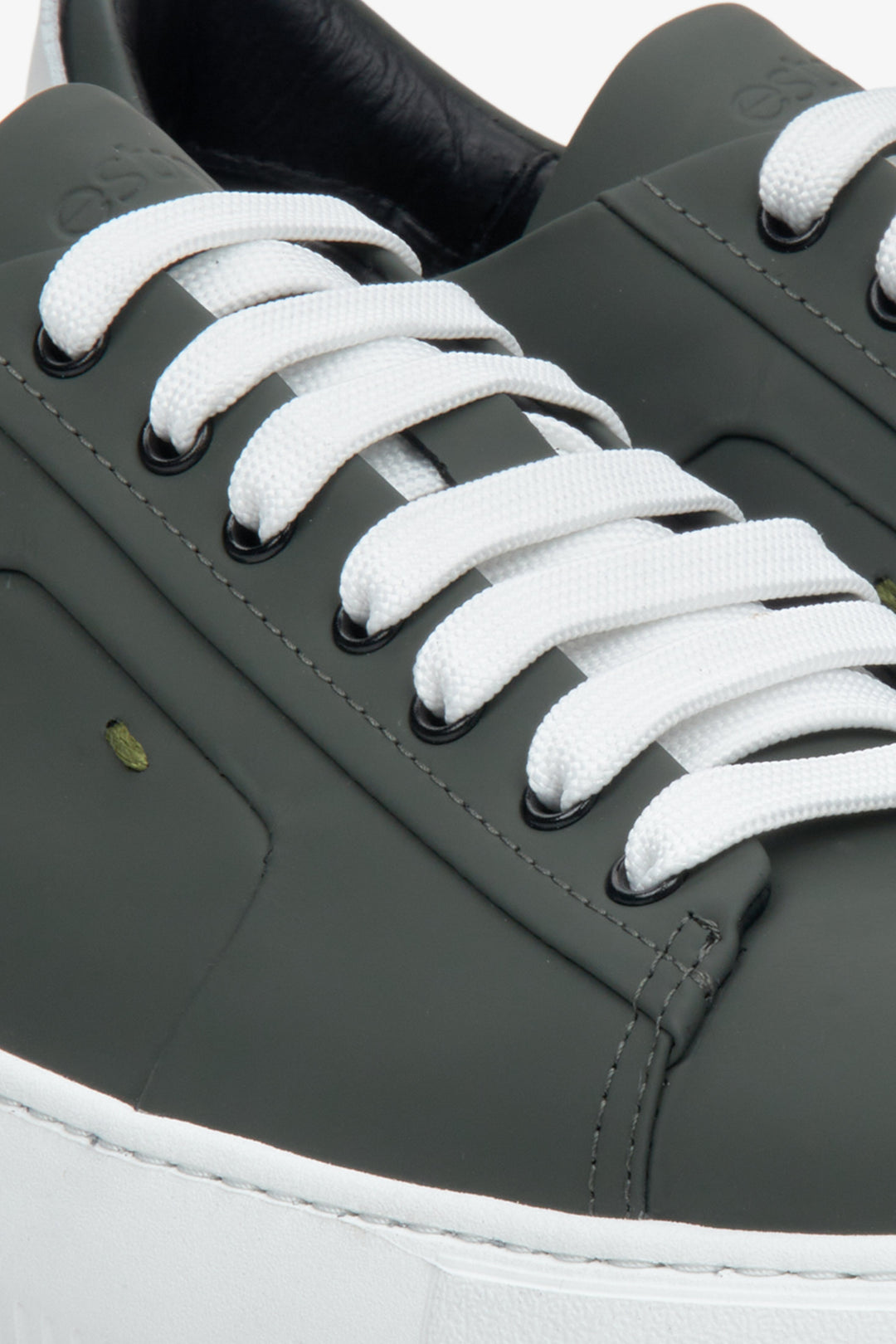 Zielone sneakersy męskie ze skóry naturalnej Estro ER00112367