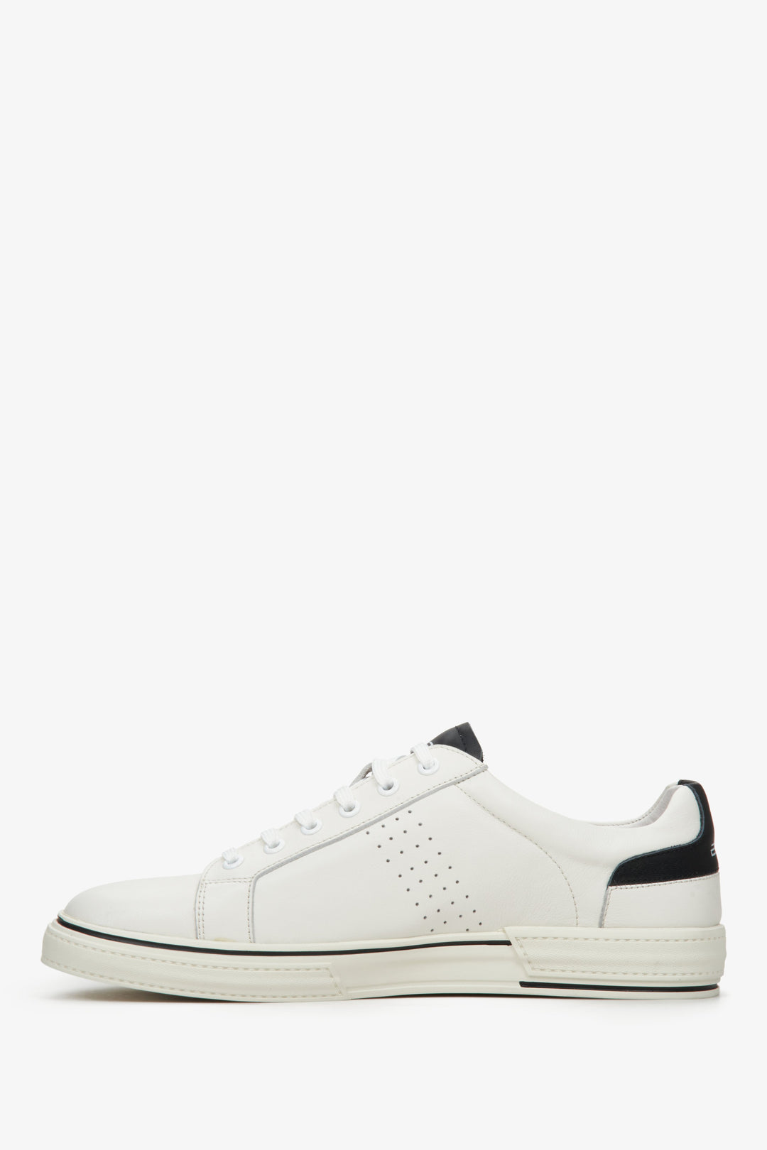 Sneakersy męskie na wiosnę ze skóry naturalnej ES 8 - prezentacja profilu buta.