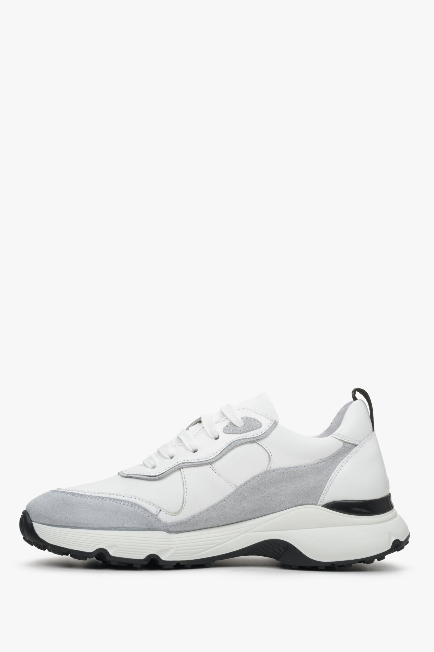 Skórzane sneakersy damskie w kolorze białym marki Estro.