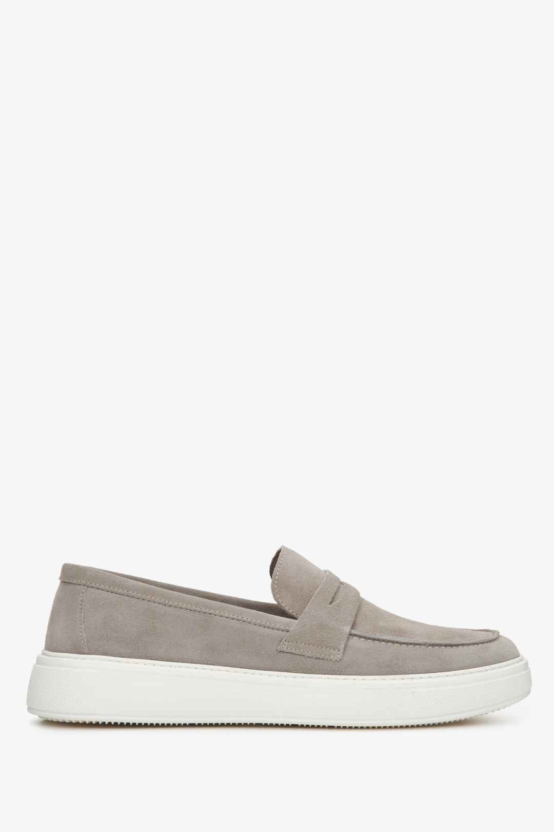 Beżowe mokasyny męskie z zamszu naturalnego na wiosnę Estro ER00112617