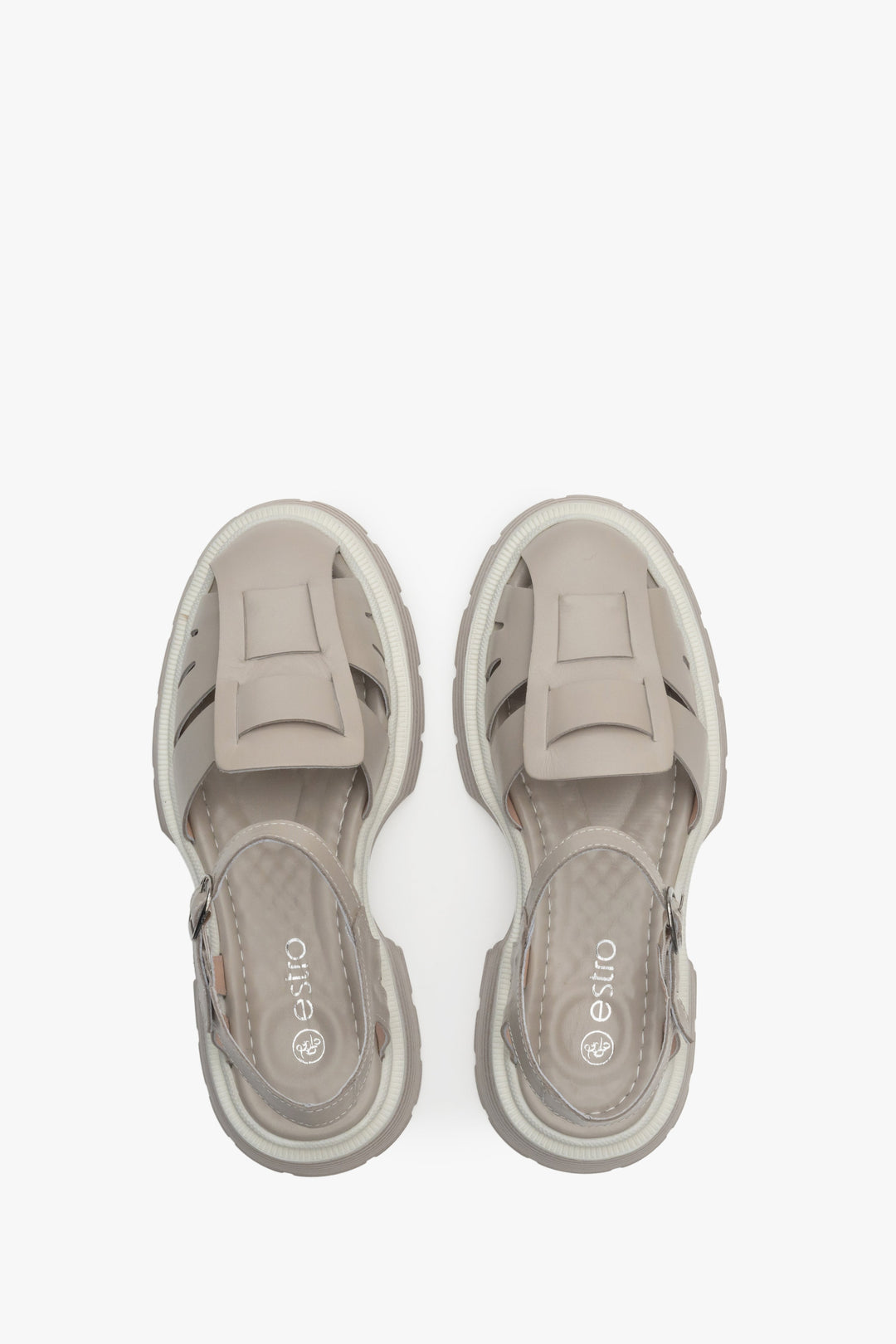 Damskie, skórzane sandały w kolorze beżowym Estro - prezentacja modelu z góry.