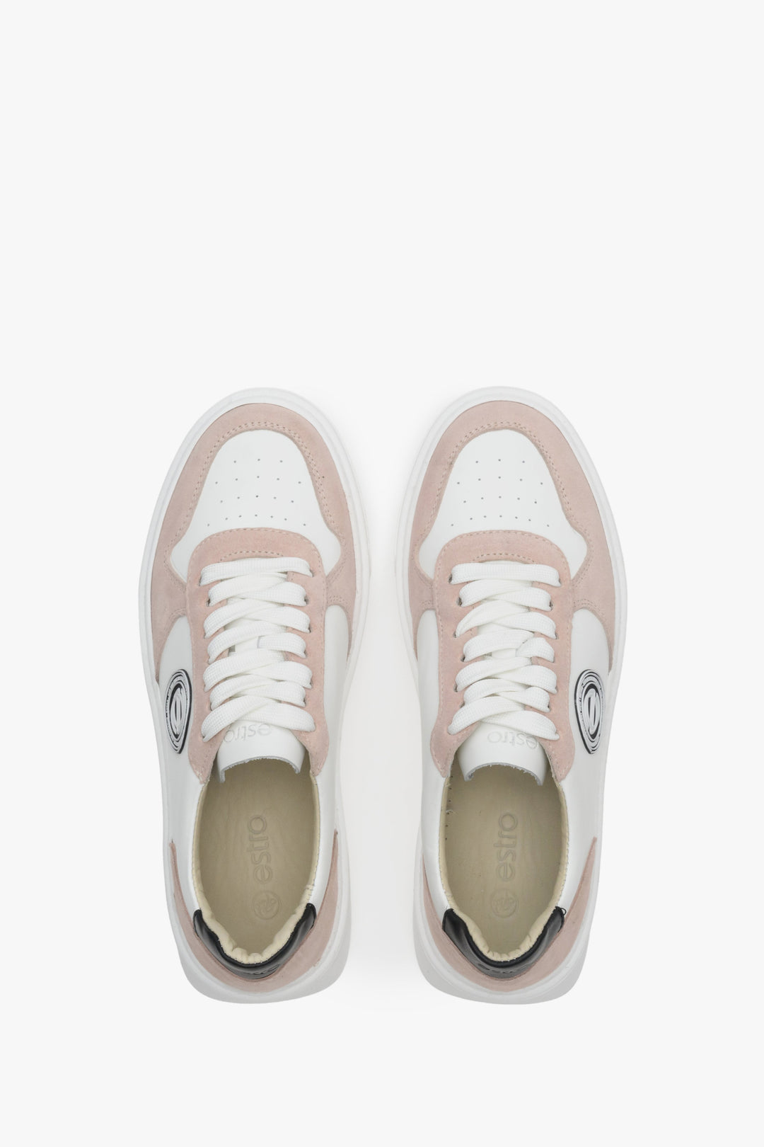 Biało-różowe sneakersy damskie na wiosnę i jesień Estro - prezentacja obuwia z góry.