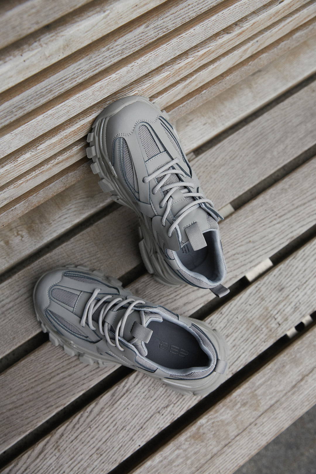 Szare sneakersy damskie na grubej podeszwie ES8 ER00112611