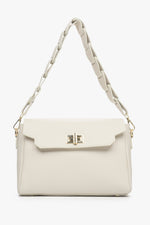 Beżowa skórzana torebka na ramię z plecionym paskiem Estro ER00112997