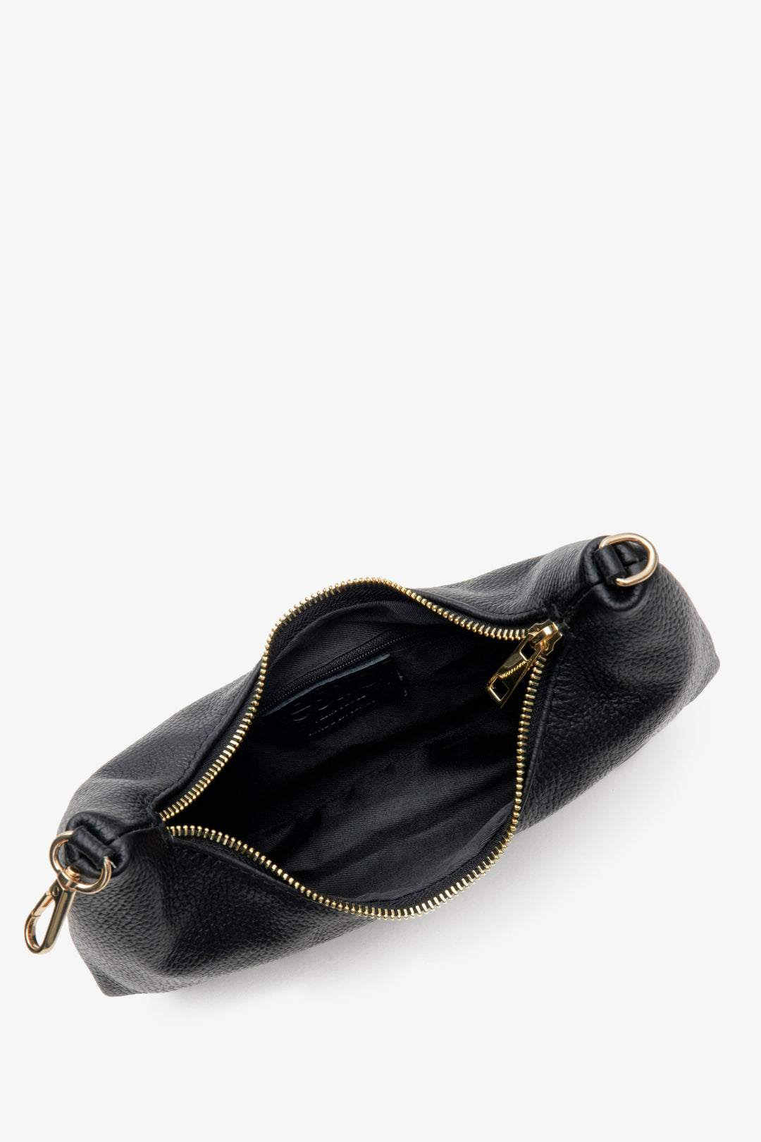 Mała czarna torebka damska Estro ze złotym łańcuszkiem