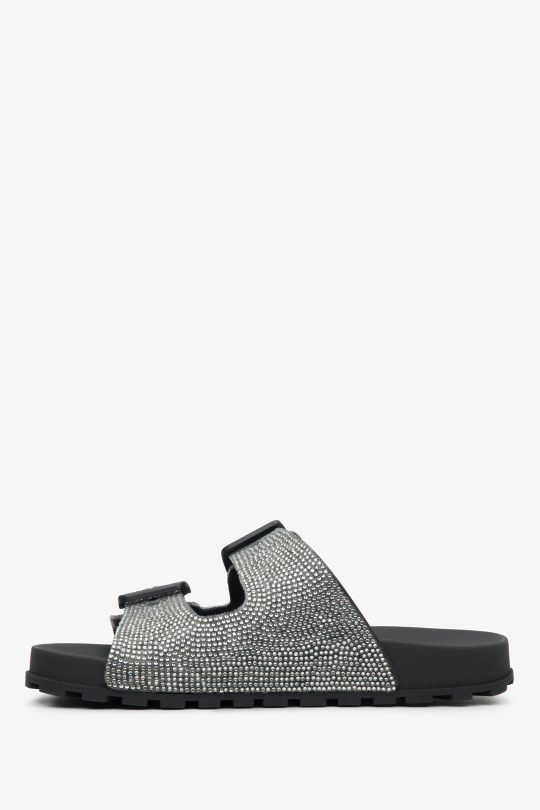 Damskie, gumowe klapki w kolorze czarnym z cyrkoniami Estro - profil buta.