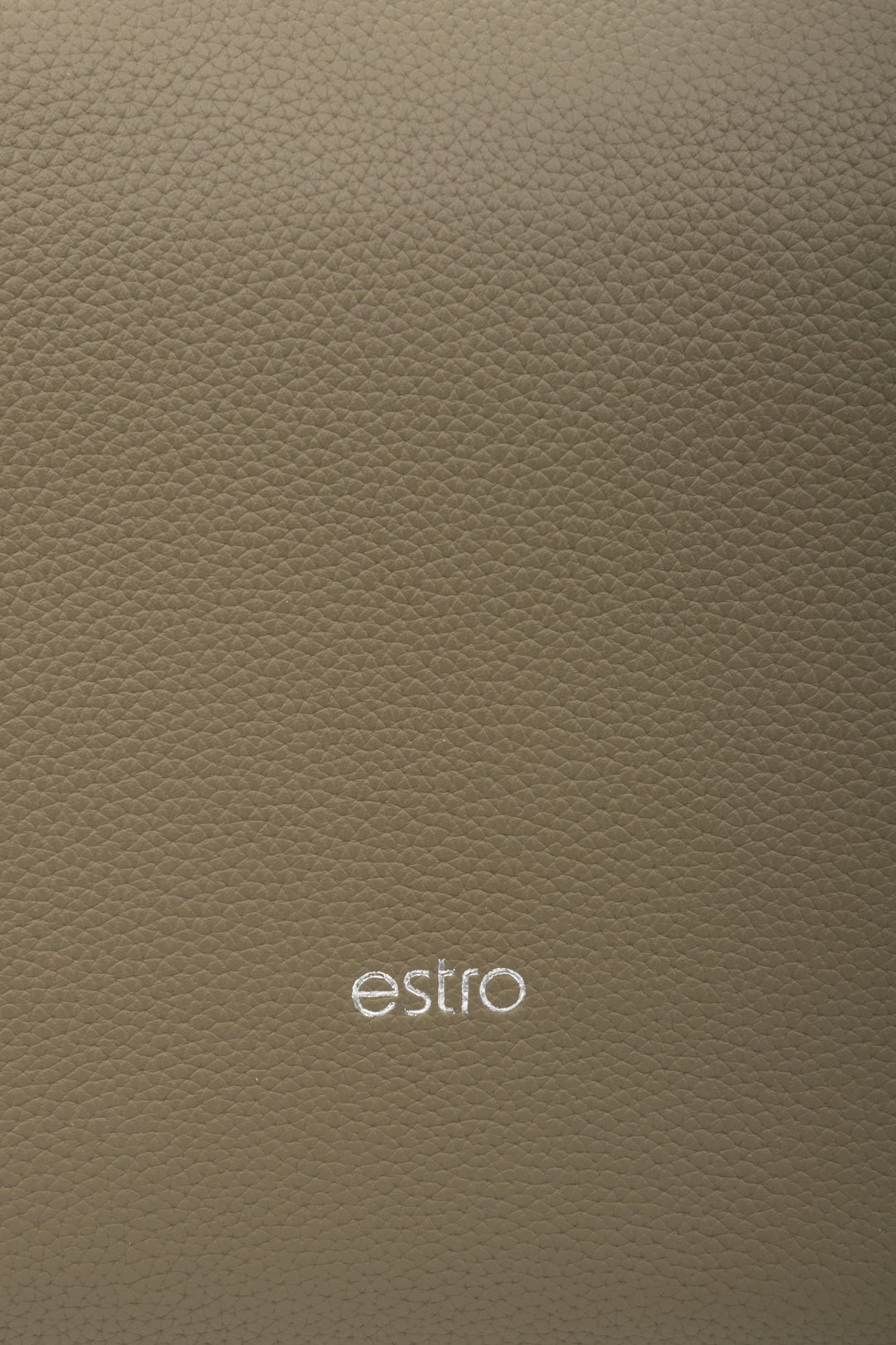Damska torebka ze skóry naturalnej typu półksiężyc brązowoszara Estro - zbliżenie na detale.
