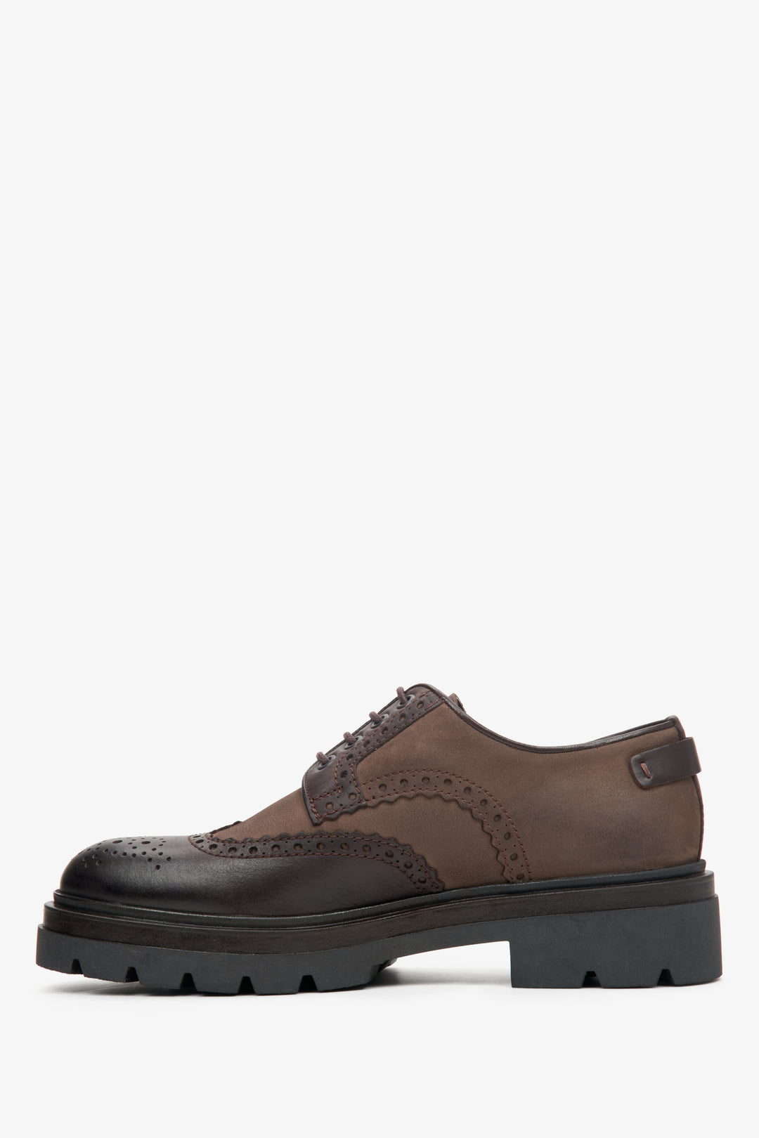 Męskie półbuty sznurowane typu oksford w kolorze brązowym marki Estro - profil butów.