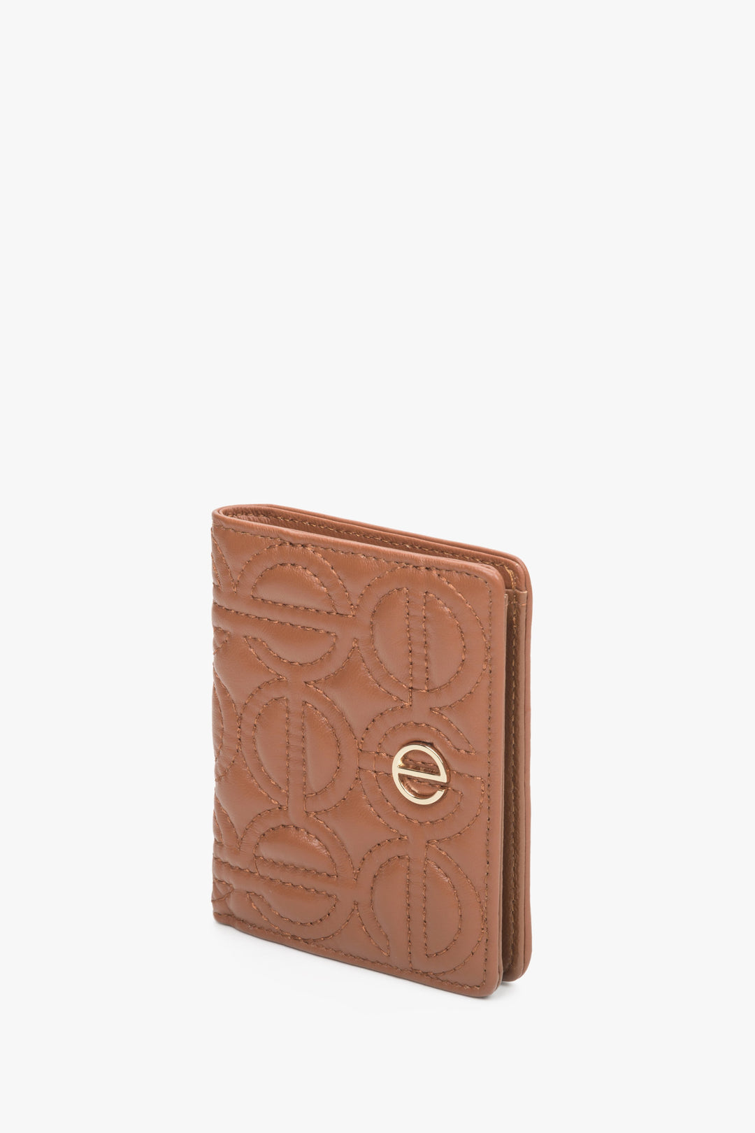 Skórzany, mały portfel damski w kolorze brązowym złotymi okuciami marki Estro.