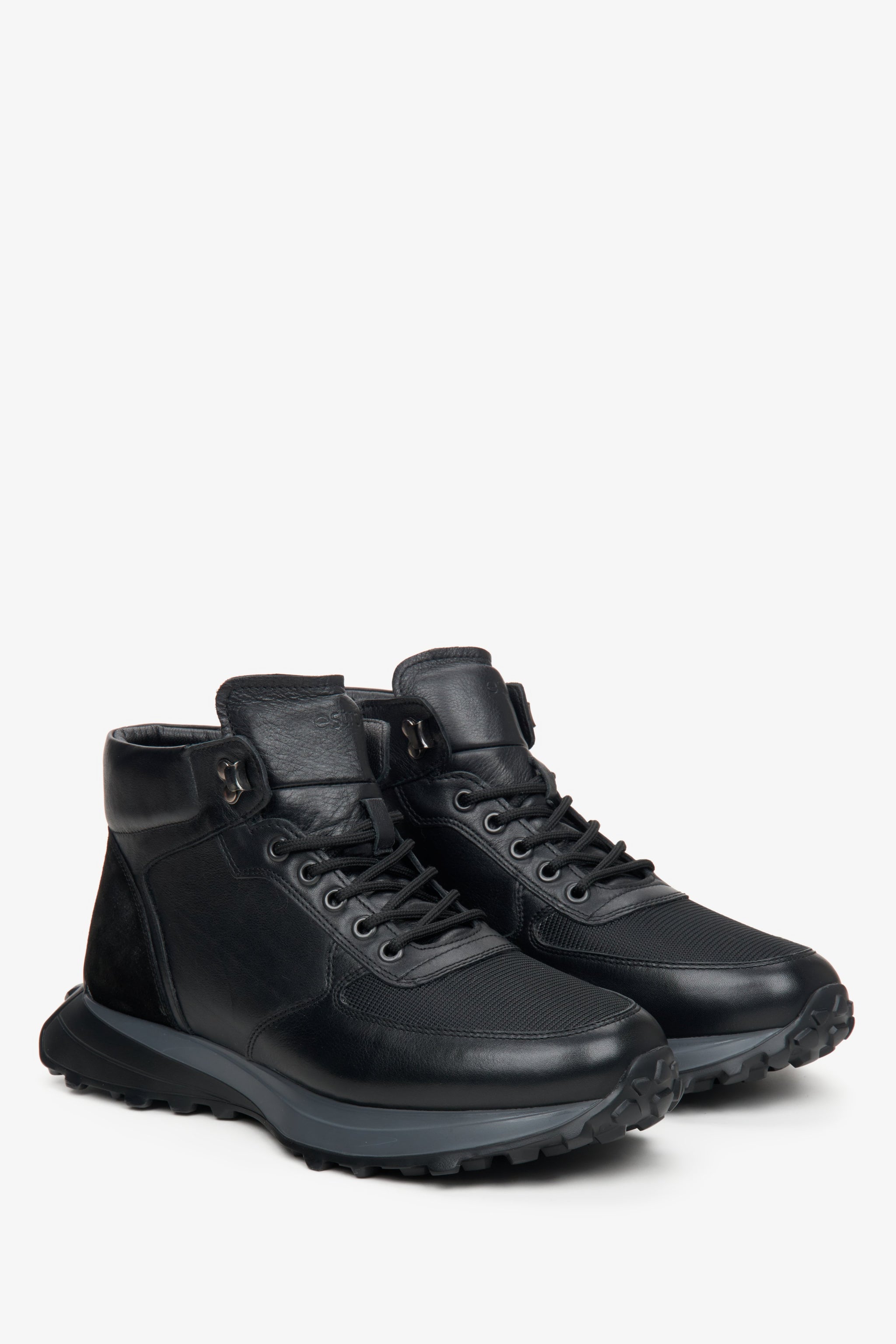 Wysokie, czarne trampki męskie wysokie Estro.