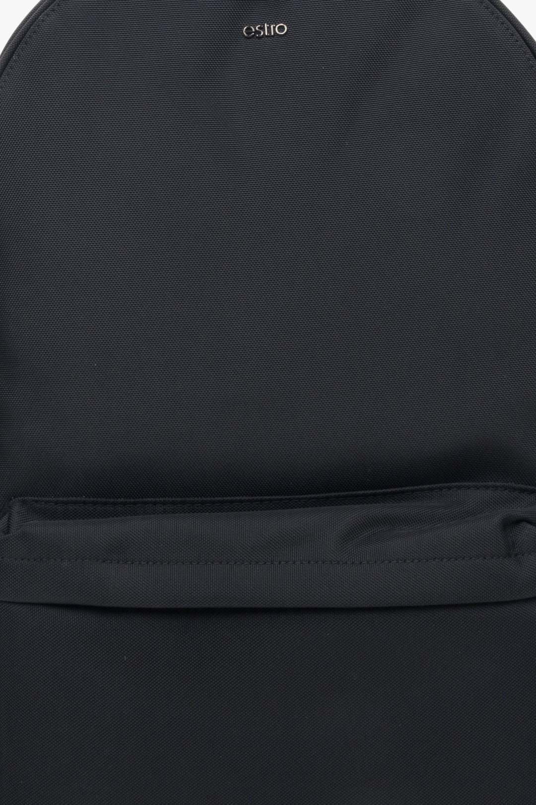 Męski, nylonowy plecak w kolorze czarnym Estro - przód modelu.