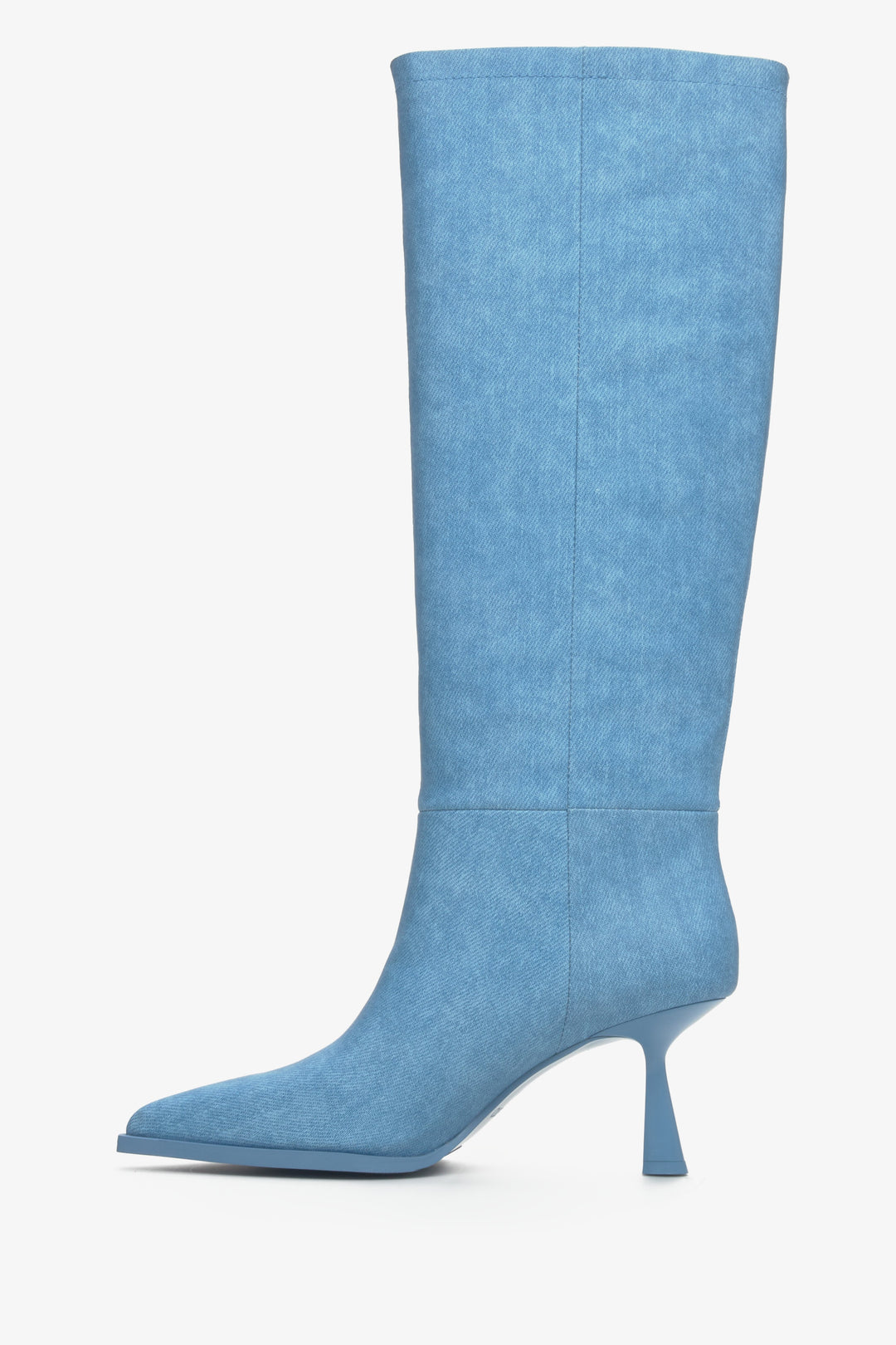 Niebieskie wysokie kozaki damskie na obcasie kielichowym Estro - profil buta.