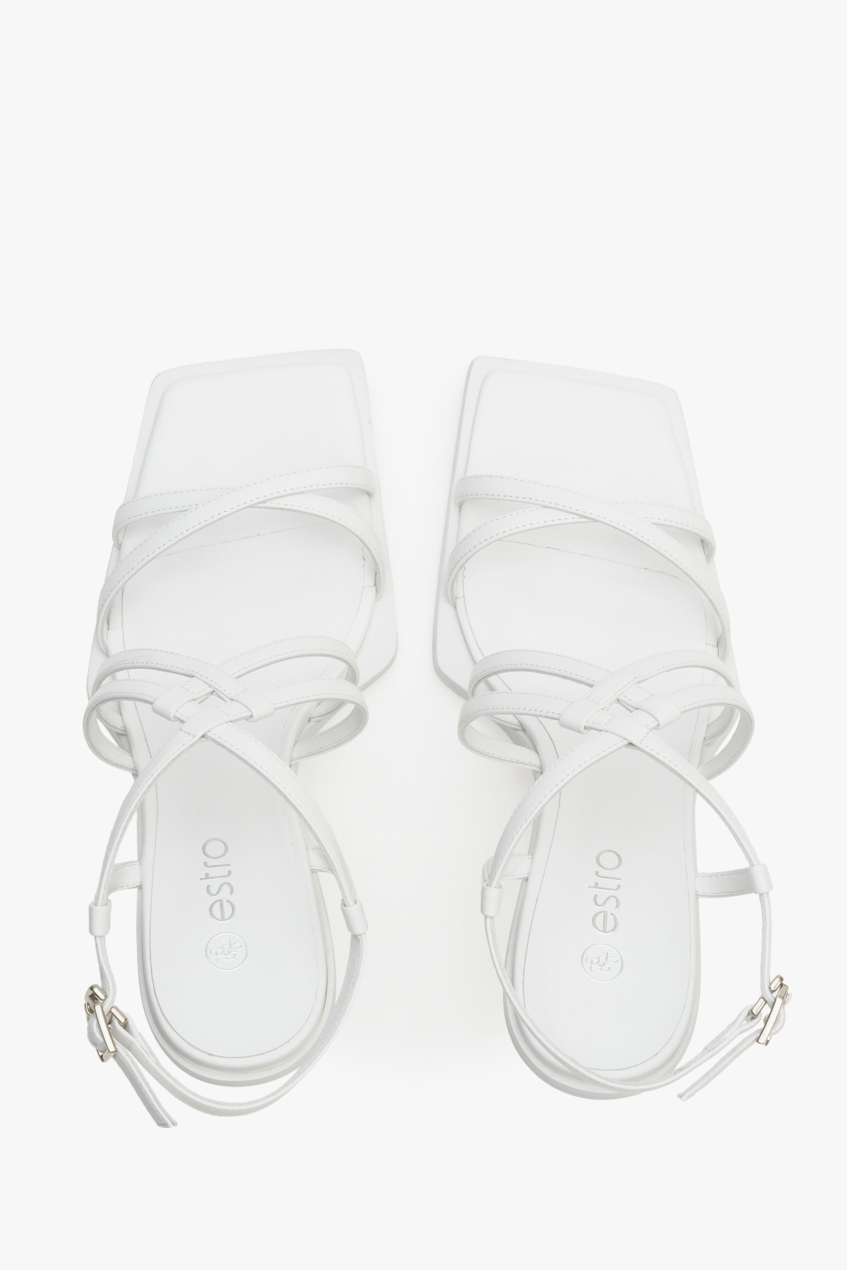Damskie, skórzane sandały w kolorze białym Estro - prezentacja modelu z góry.