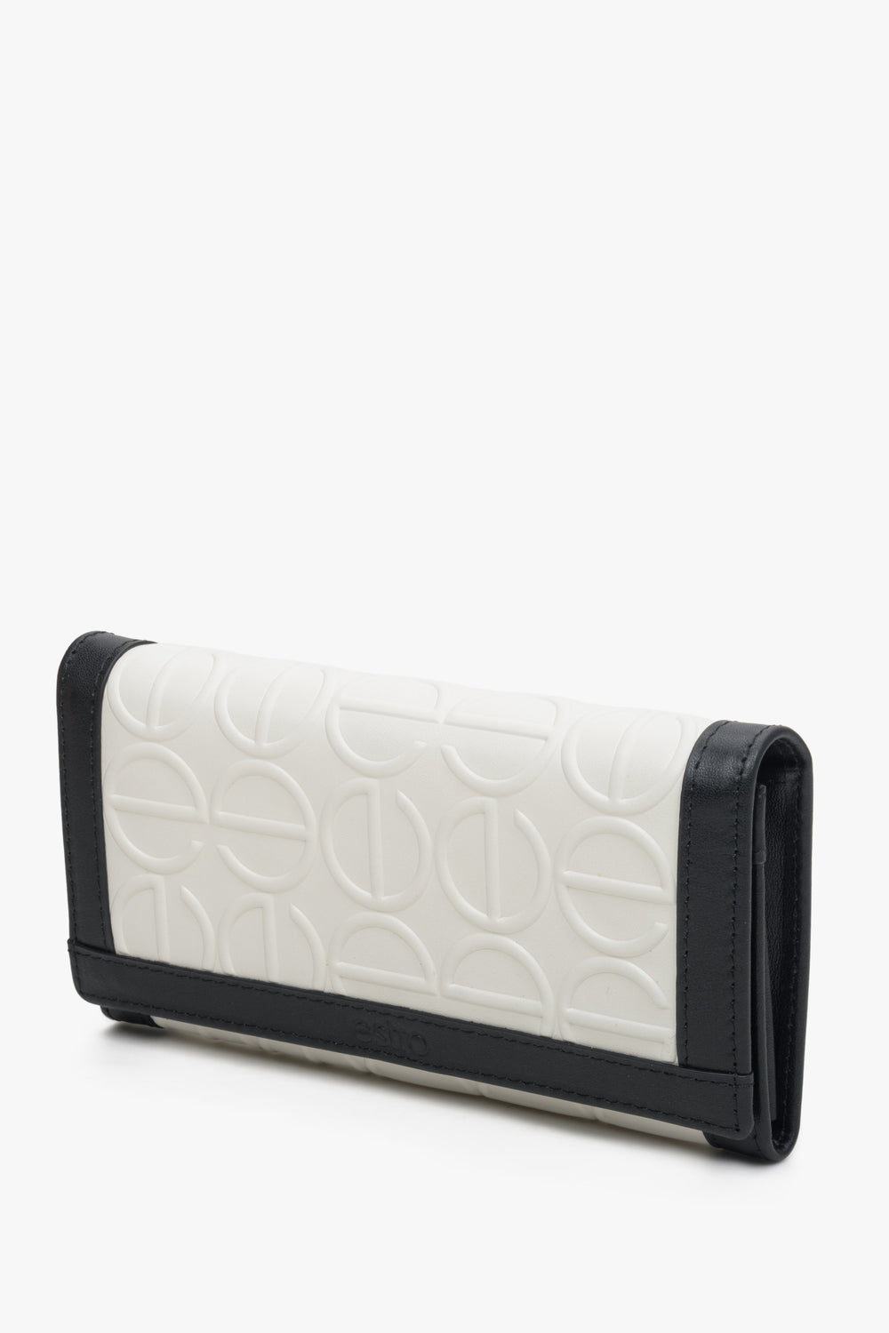 Duży, skórzany portfel damski biało-czarny marki Estro.