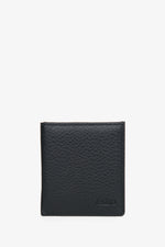 Mały skórzany portfel męski Estro w kolorze czarnym.