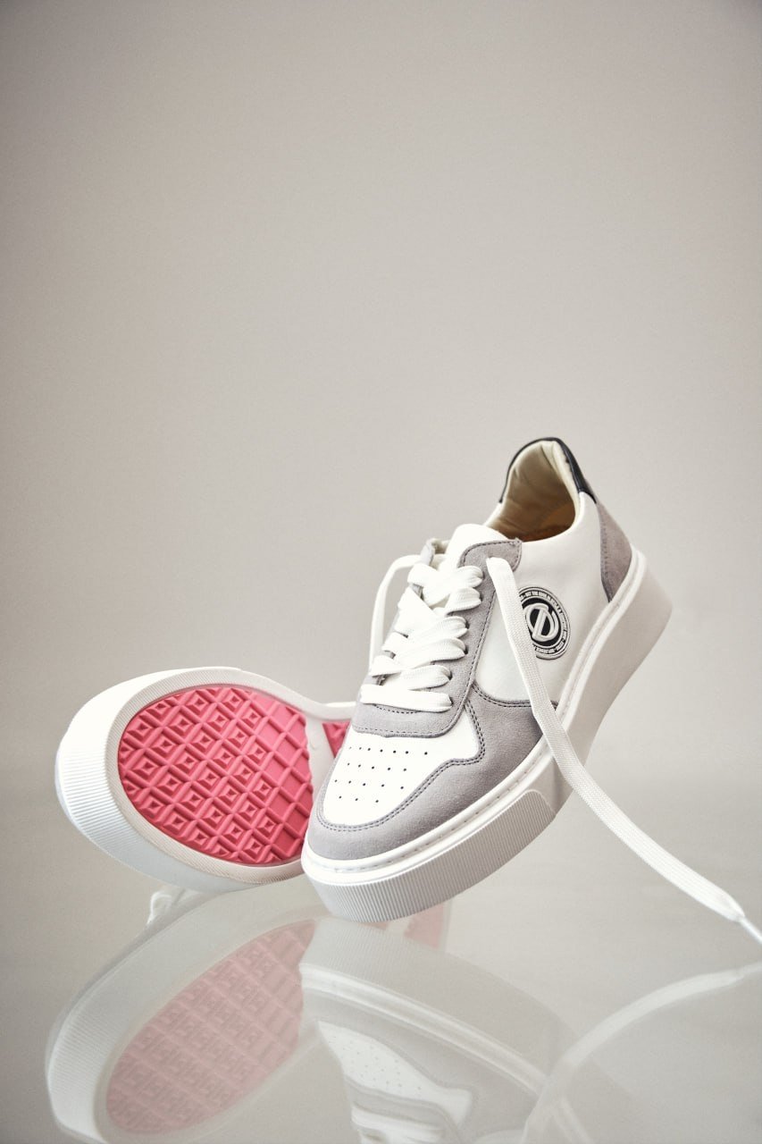 Szaro-białe sneakersy damskie ze skóry i weluru naturalnego Estro ER00113172