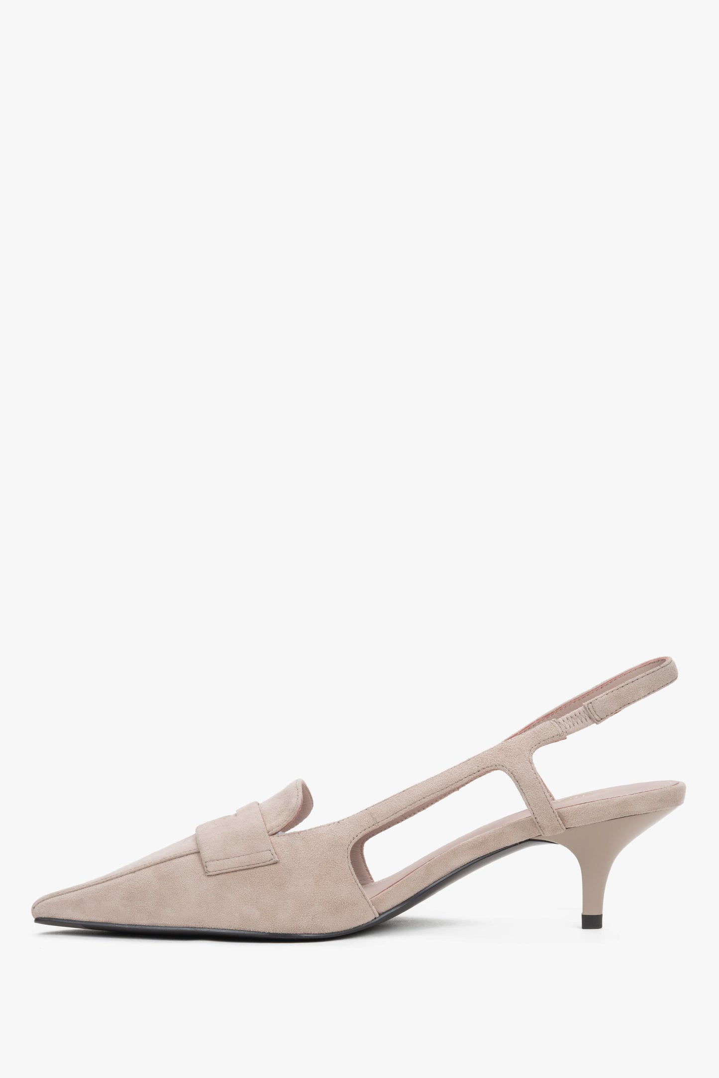 Beżowe slingbacki damskie Estro, na niskim obcasie typu kitten heel, z weluru naturalnego.
