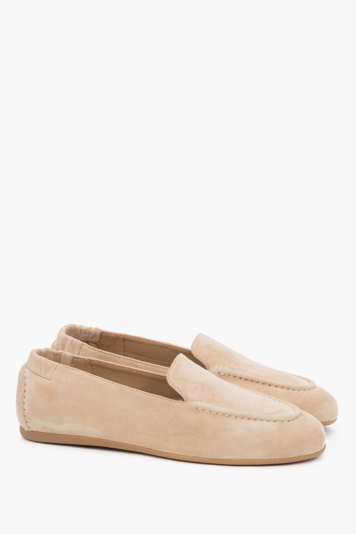 Beżowe mokasyny damskie typu barefoot z miękkiego weluru naturalnego Estro.