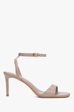 Beżowe sandałki damskie na szpilce ze skóry naturalnej Estro ER00119499.