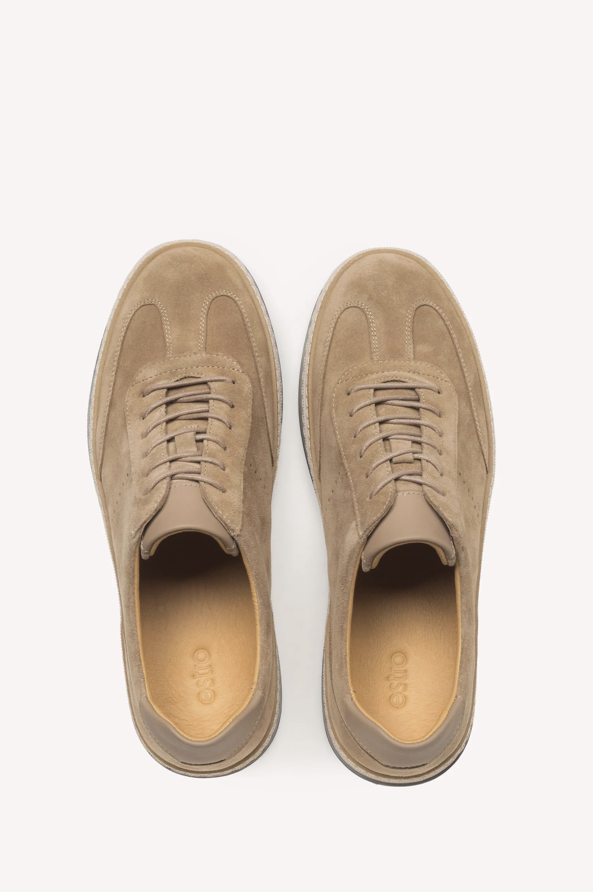 Wygodne trampki męskie beżowe z weluru z sprężystym efektem podeszwy