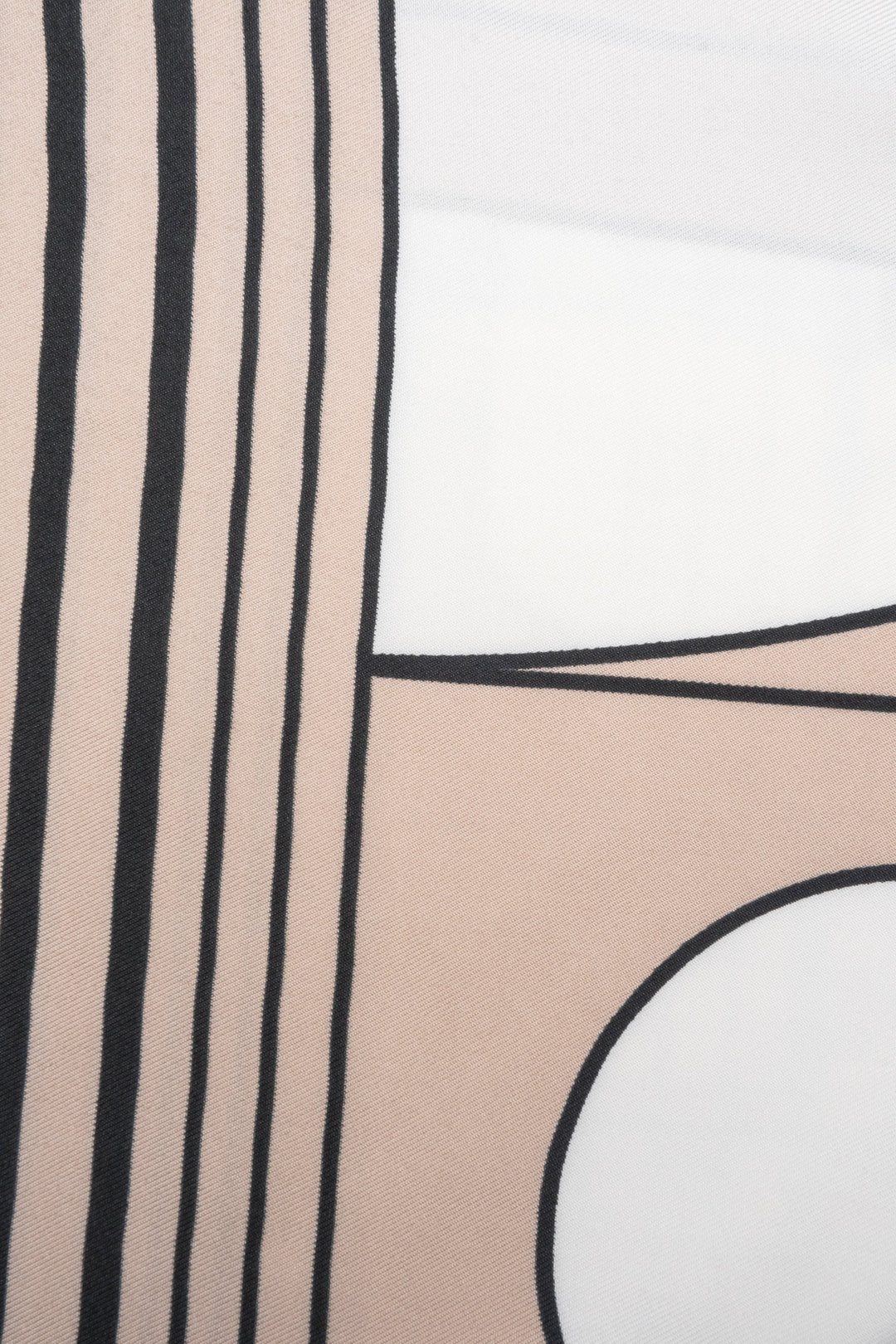 Damska beżowo-czarna apaszka z abstrakcyjnym wzorem Estro.