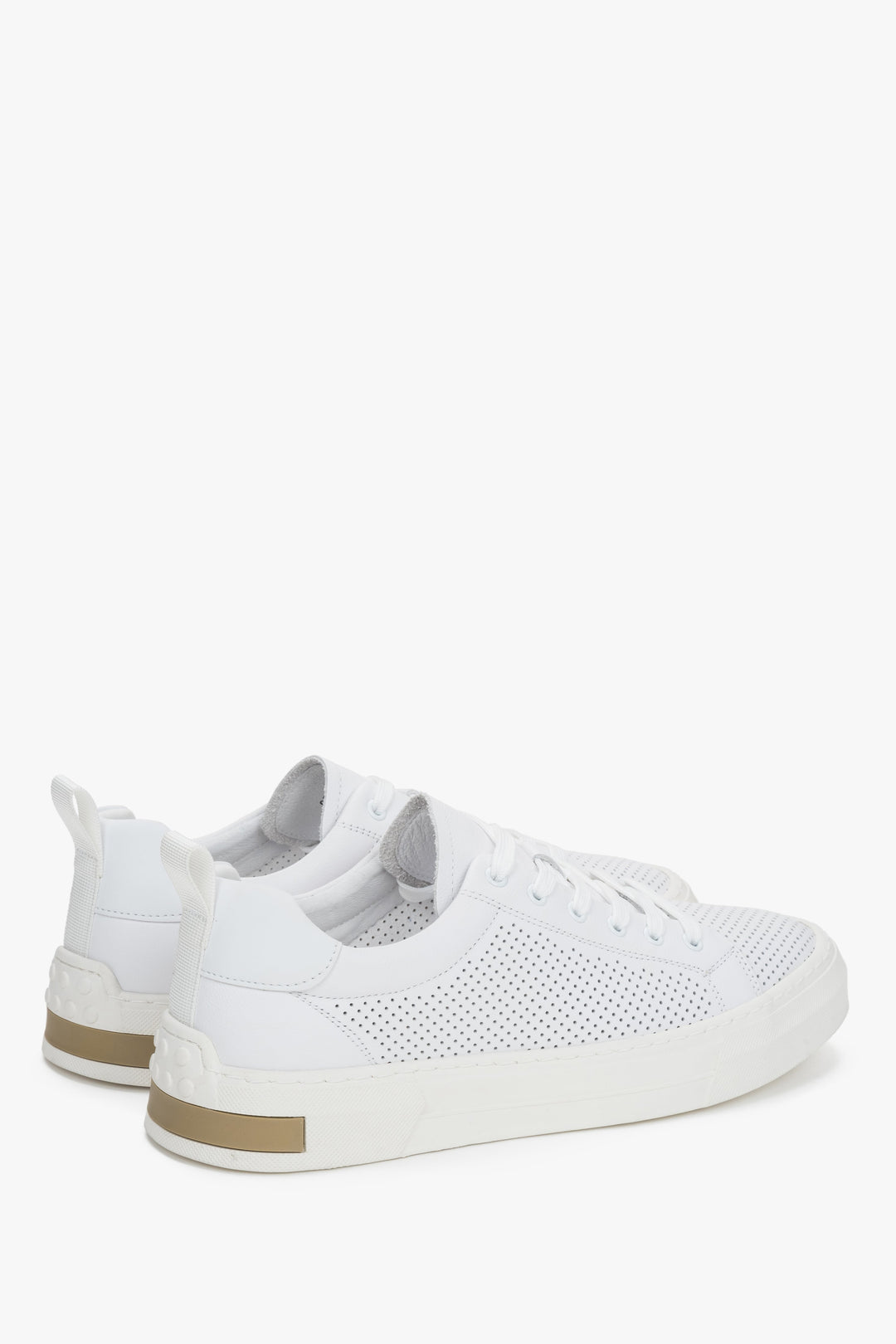 Ze skóry naturalnej, białe perforowane trampki męskie na lato Estro.
