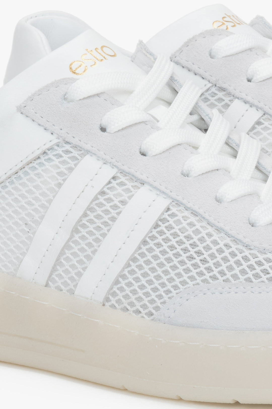 Biało-beżowe trampki damskie Estro, z włoskiej skóry naturalnej i oddychającej siateczki - detale.