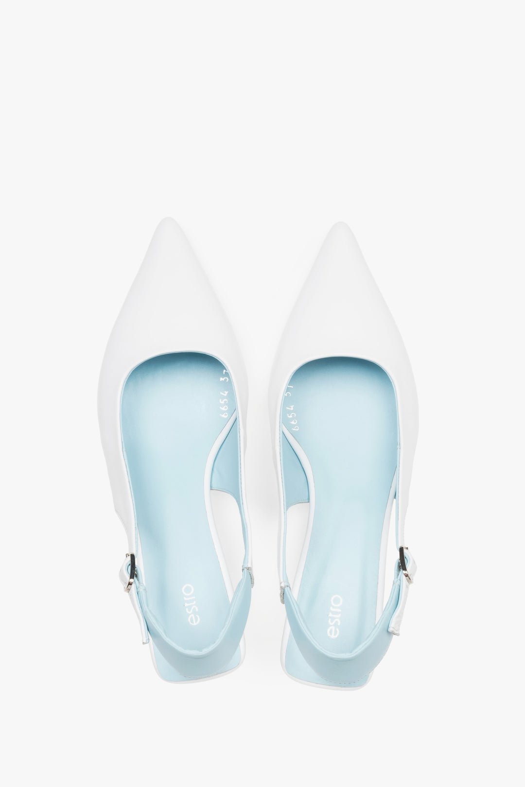 Czółenka damskie typu slingback, biało-niebieskie, na obcasie kitten heel, Estro.
