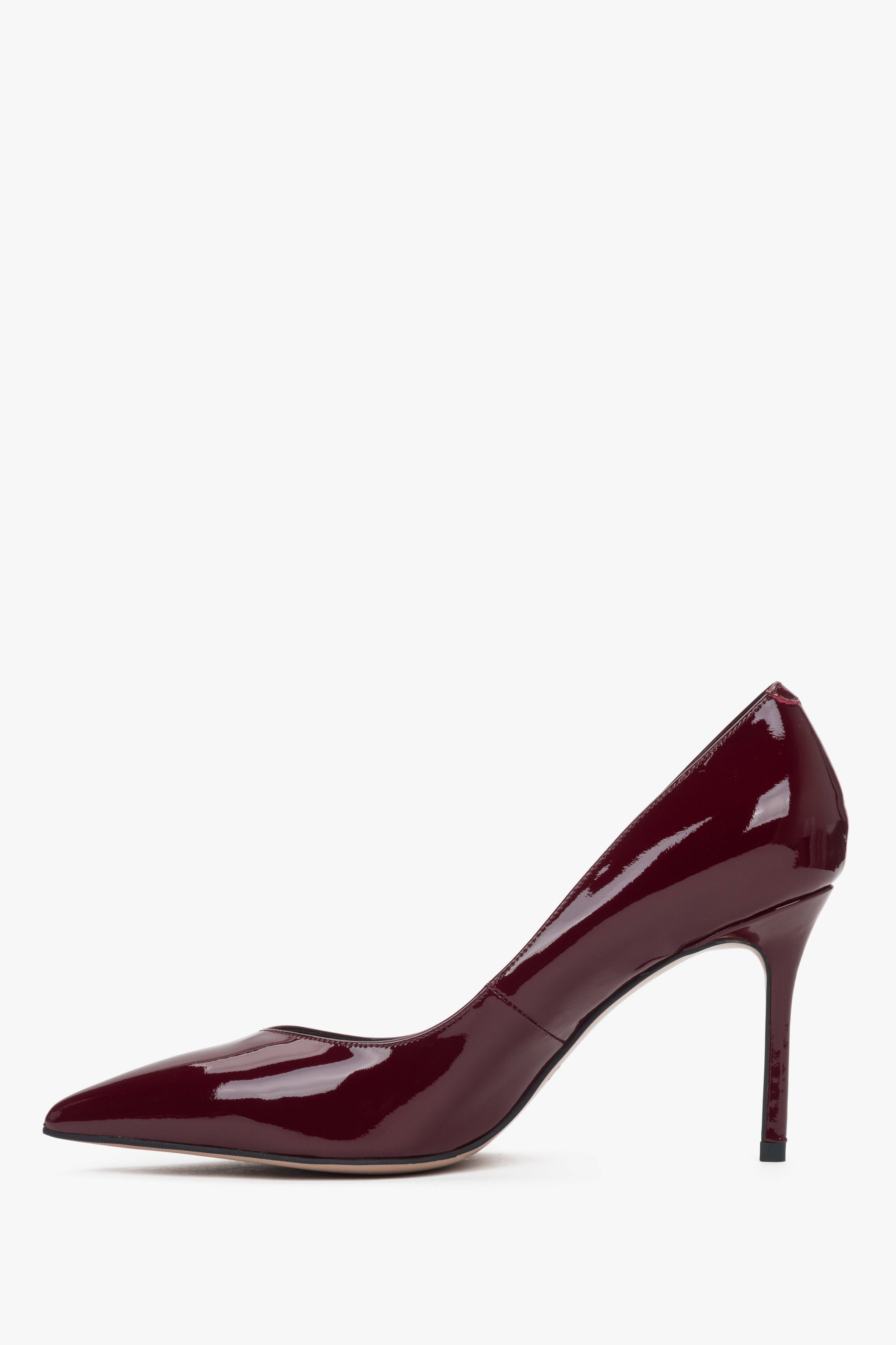 Buty damskie Estro, bordowe, na wysokim obcasie, z lakierowanej skóry naturalnej.