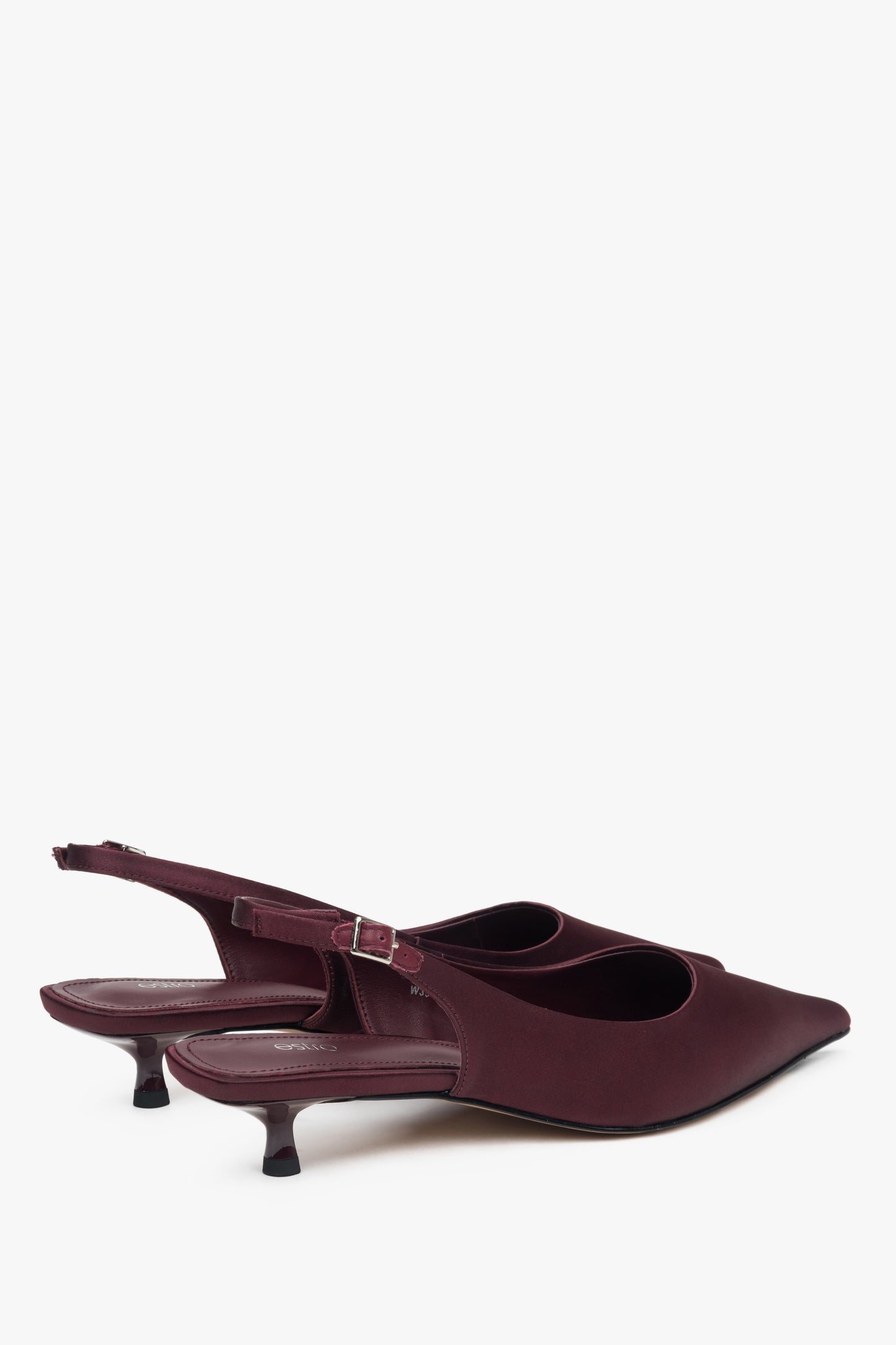 Na niskim obcasie, bordowe czółenka damskie z odkrytą piętą typu slingback Estro.