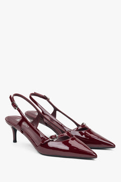 Sandałki na niskim obcasie typu slingback w kolorze bordowym Estro.