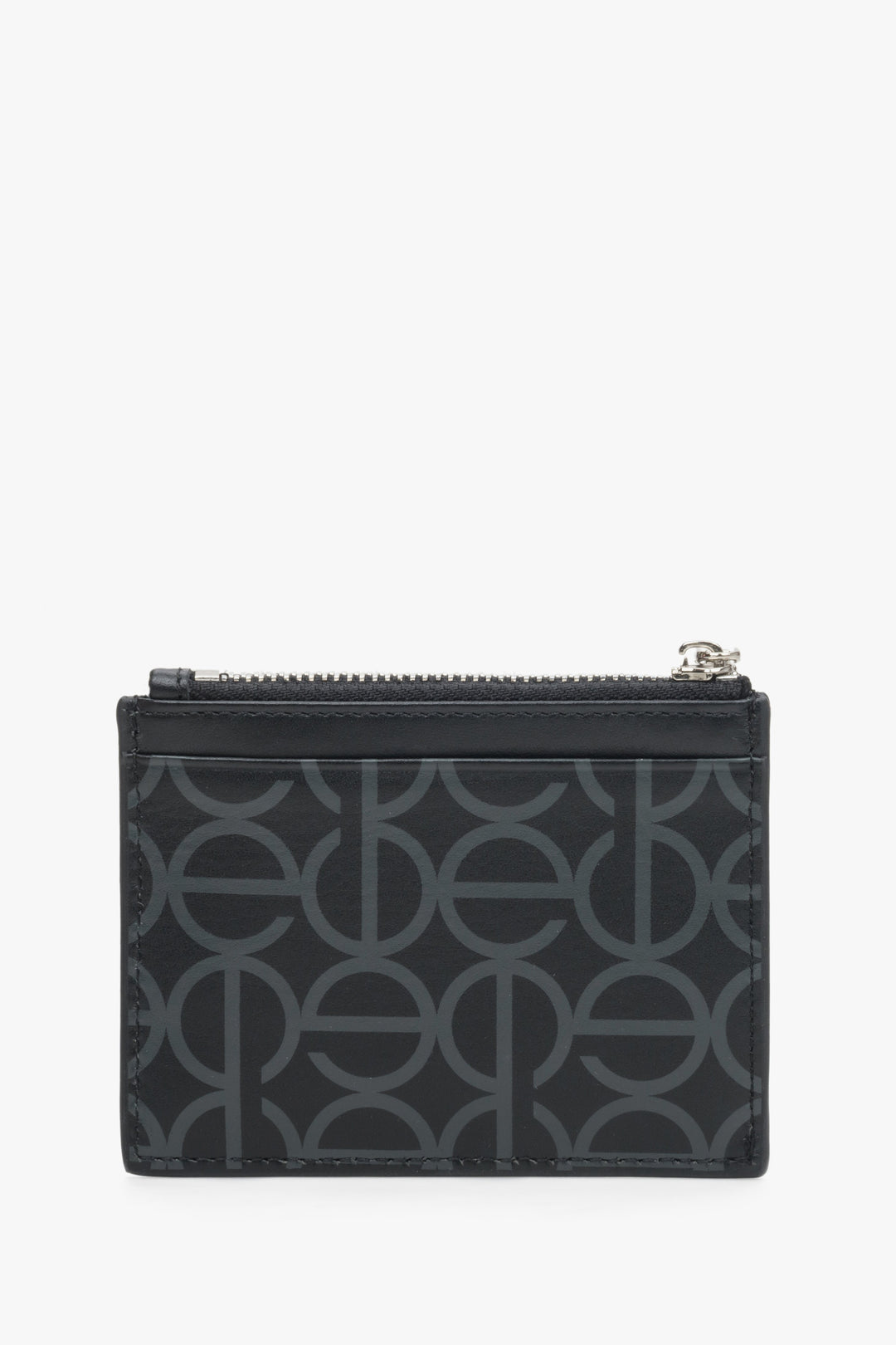 Mały, poręczny portfel damski Estro w kolorze czarnym - rewers.