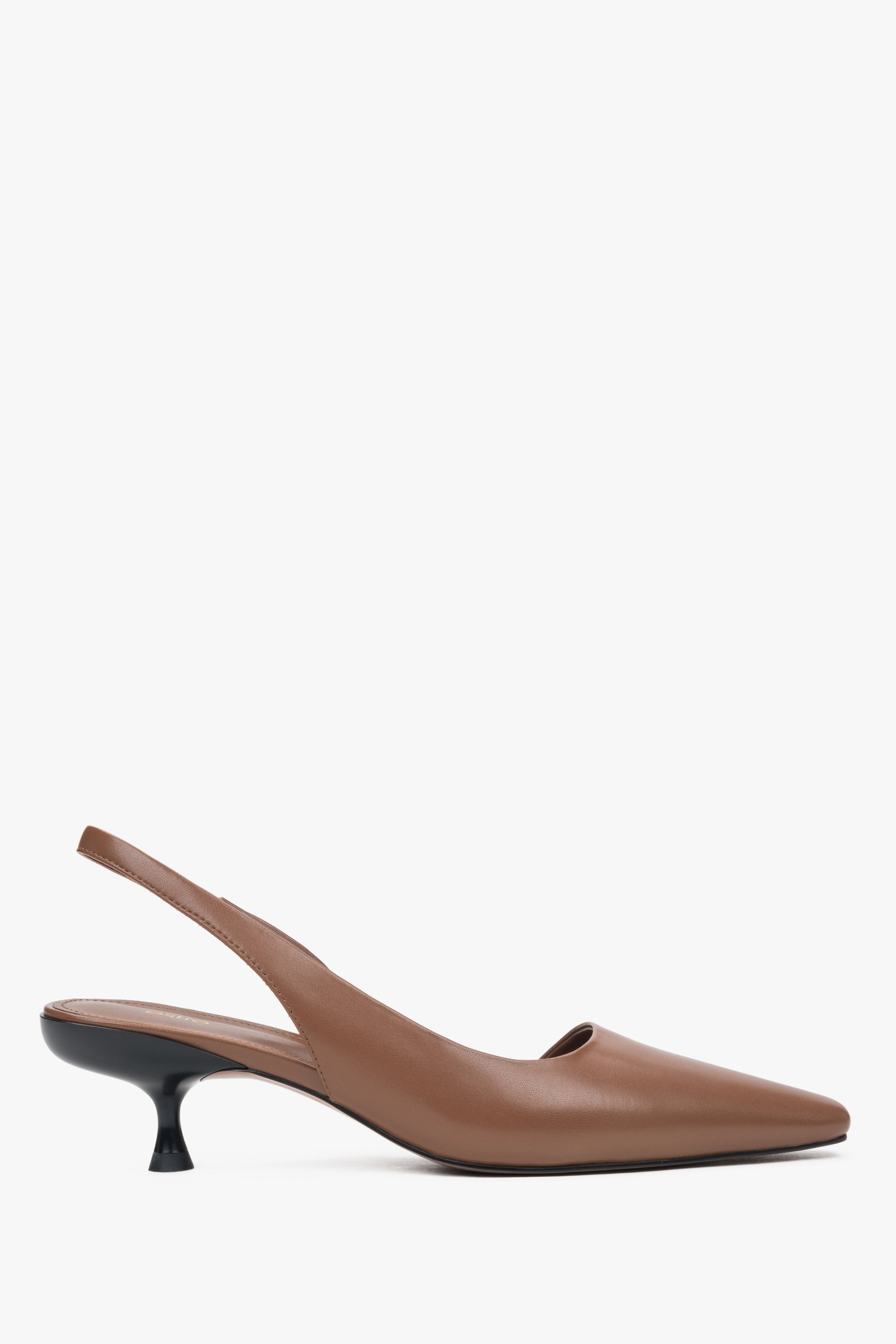Brązowe skórzane czółenka damskie na niskim obcasie typu slingback Estro ER00116927.