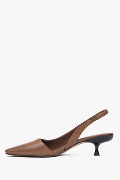 Skórzane czółenka damskie w odcieniu brązowym na niskim obcasie typu slingback marki Estro.​