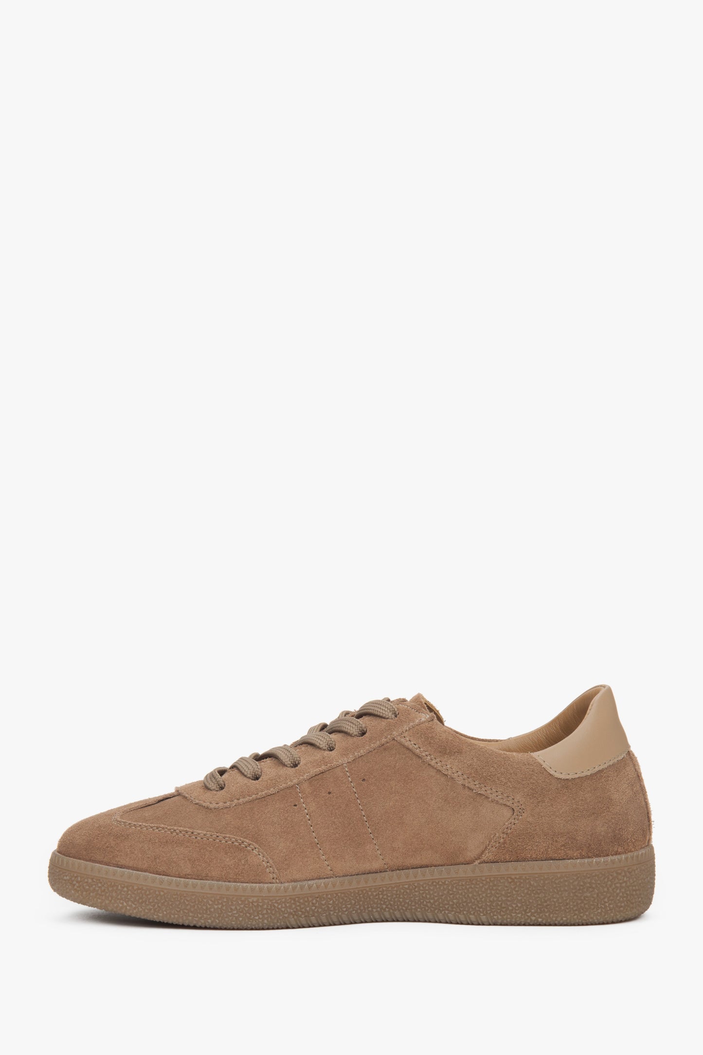 Brązowe sneakersy dla kobiet od Estro, wykonane z włoskiego zamszu naturalnego klasy premium.