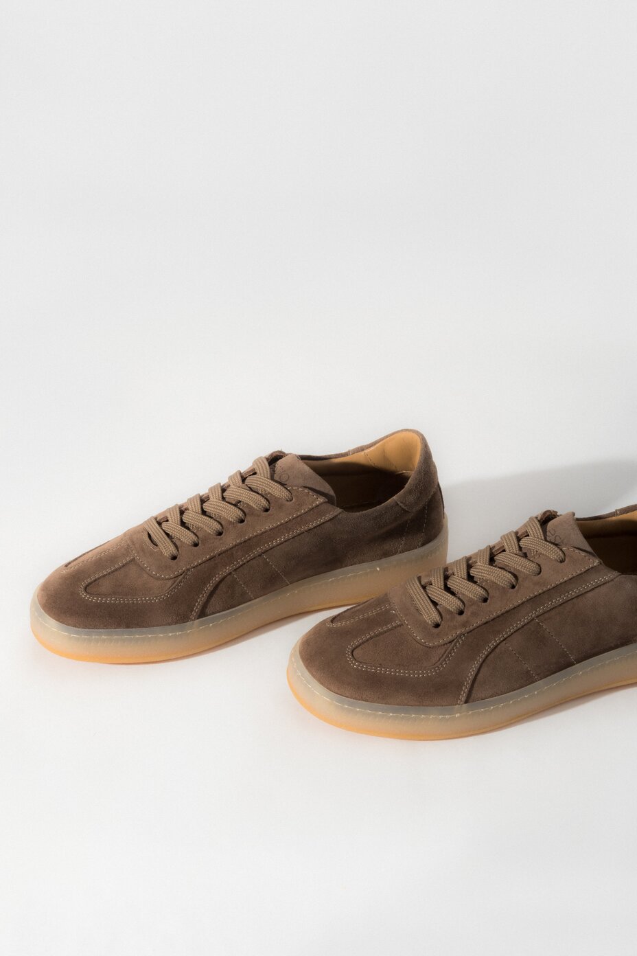 Brązowe trampki damskie z włoskiego weluru naturalnego Premium Estro ER00118122