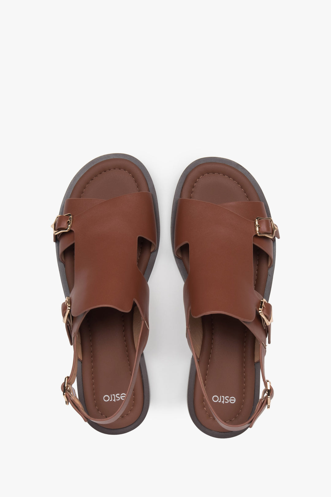 Sandały damskie zabudowane, brązowe, na płaskiej podeszwie, ze skóry naturalnej, Estro.
