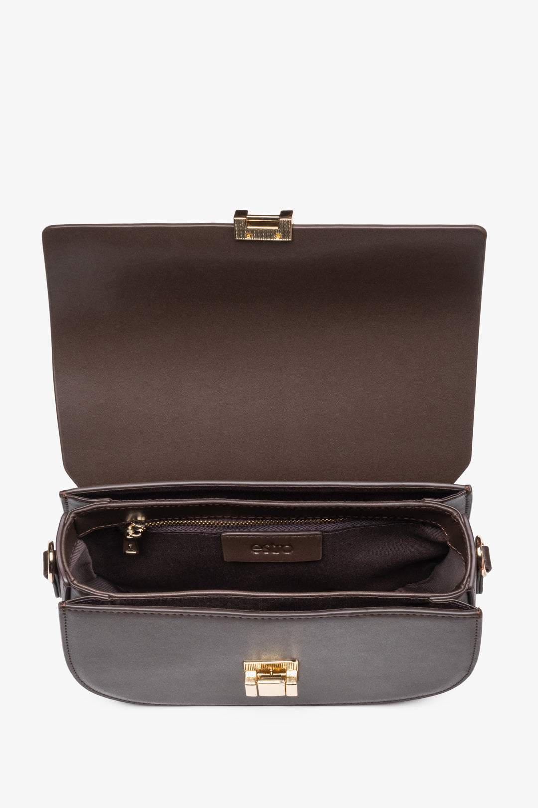 Skórzana ciemnobrązowa torebka damska na ramię - zbliżenie na wnętrze.