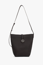 Ciemnobrązowa kubełkowa torebka damska na pasku ze skóry naturalnej Estro ER00118909.