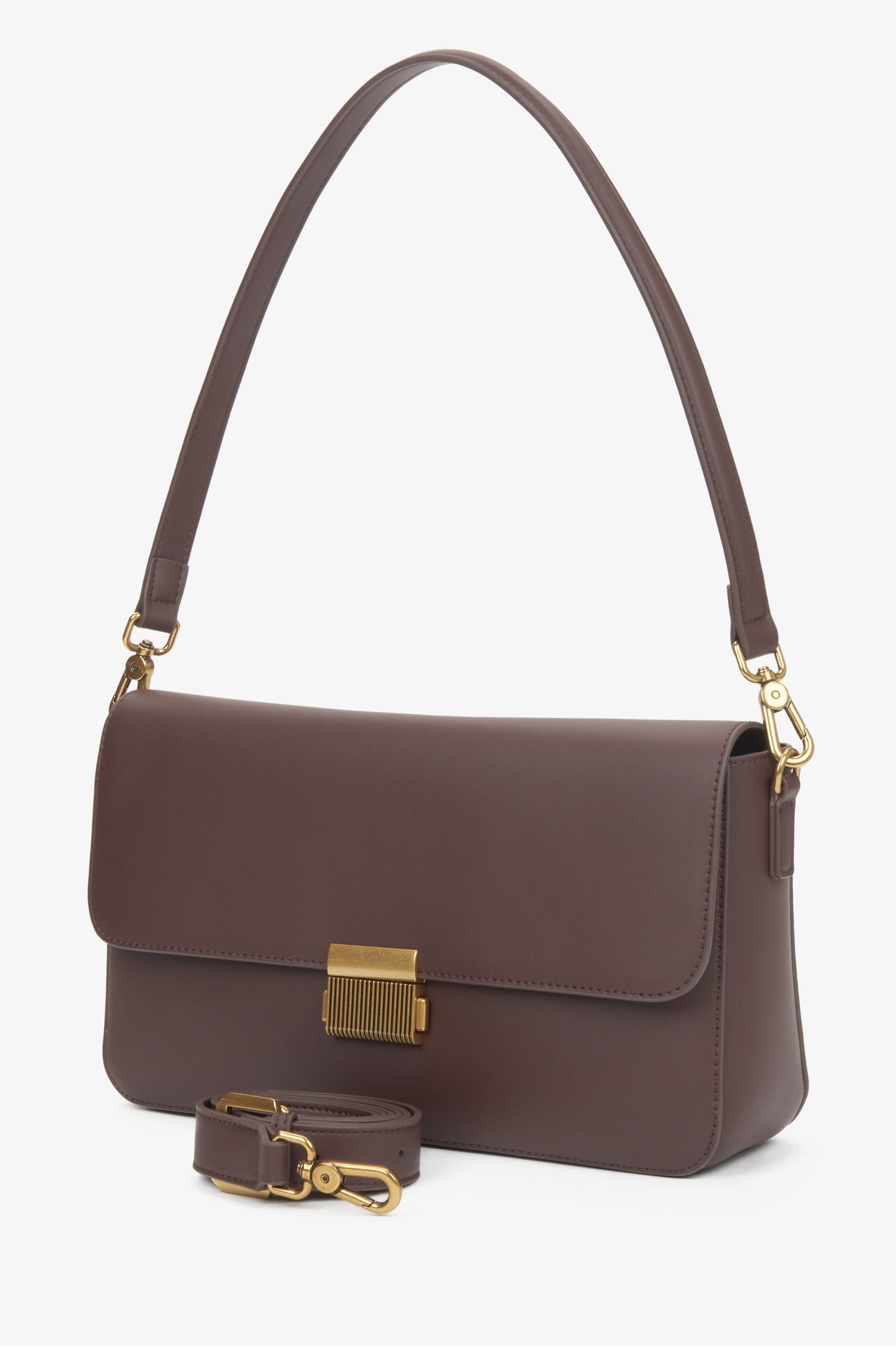 Ciemnobrązowa listonoszka damska ze skóry naturalnej ze złotymi okuciami.