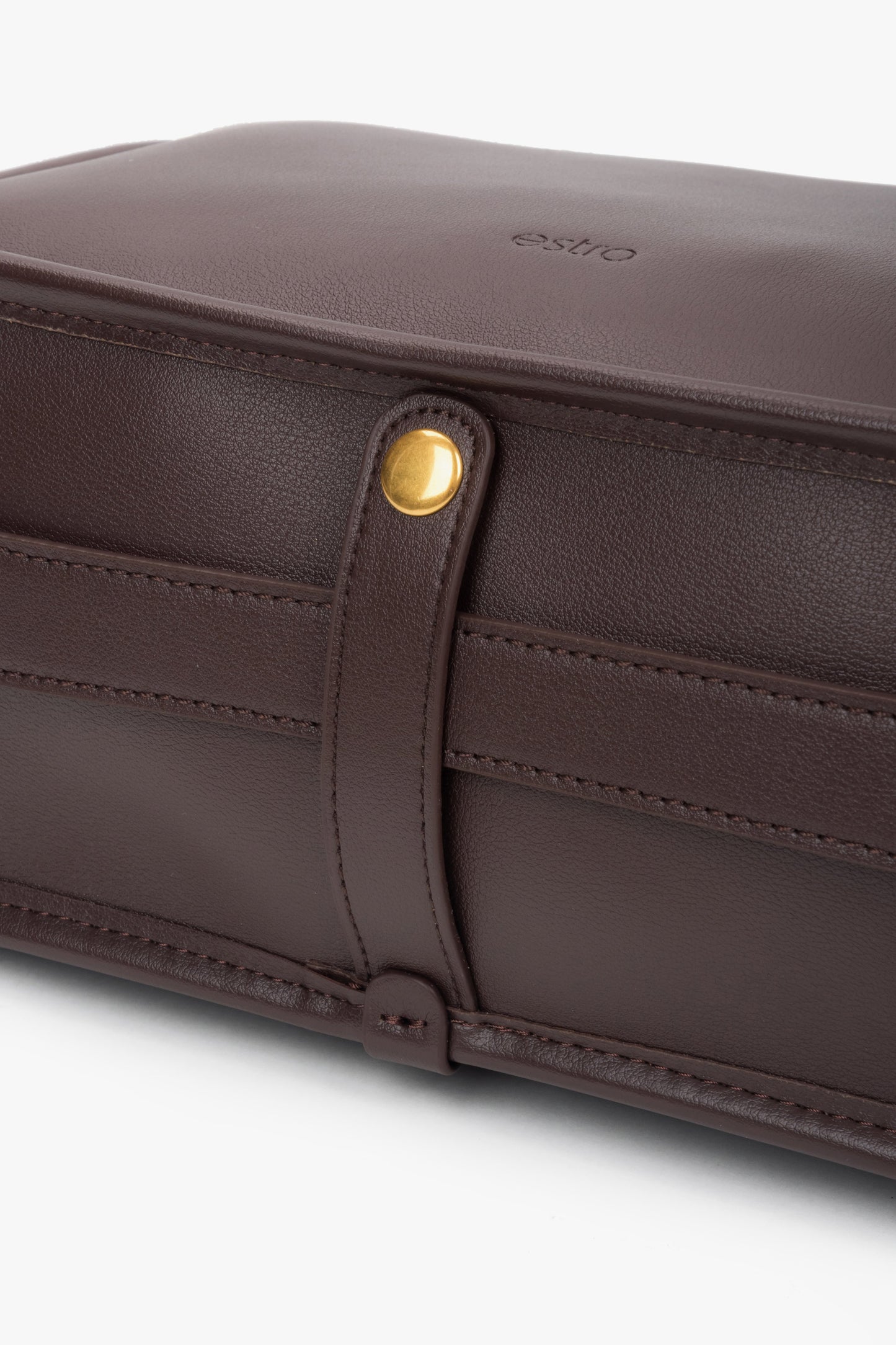 Skórzana, ciemnobrązowa torebka damska z szerokim paskiem od Estro.