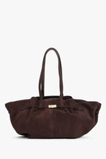 Ciemnobrązowa torba na ramię z długimi rączkami z weluru naturalnego Estro ER00119275.